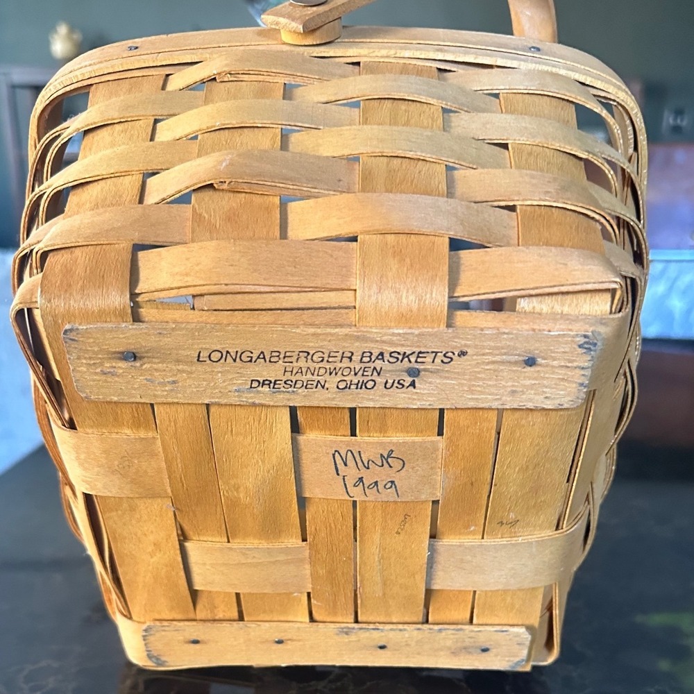 Longaberger Baskets Handwoven Dresden Ohio USA Mwb 1999 Wicker Basket with Liner